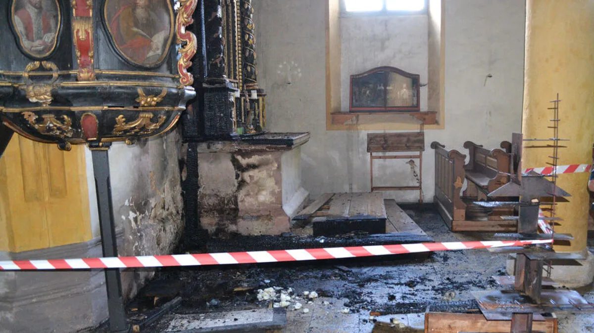 Ein Brand beschädigte den barocken Seitenaltar der Ulrichskirche schwer