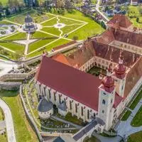 Steirischer Schatz: Stift und Stiftsgarten in St. Lambrecht