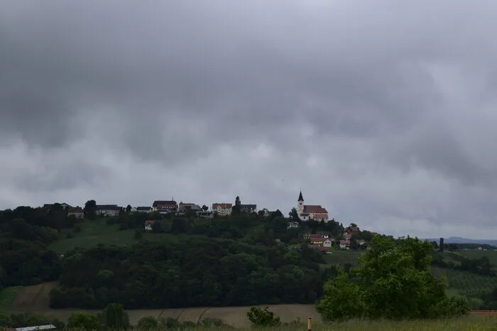 Der Weinhof Ulrich begeistert zudem mit einem unverwechselbaren Ausblick auf St. Anna am Aigen.