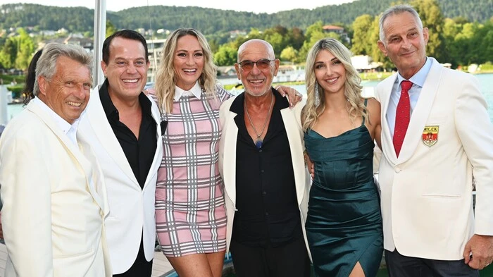 Vizepräsident Franz Iglauer, Entertainer Gregor Glanz mit Daniela Hentze, Otto Retzer, Sängerin Kayla Krystin und Präsident Wolfgang Schmalzl 