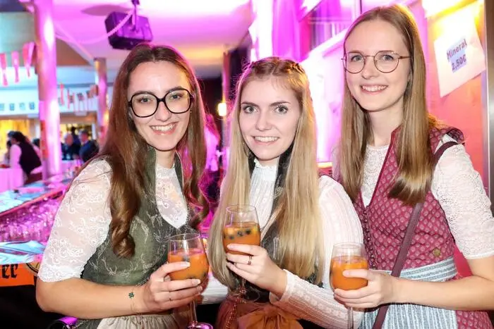 Ein Video gibt es auf Facebook Kleine Zeitung St. Veit/Feldkirchen zu sehen! Klicken Sie sich durch die Fotogalerie!