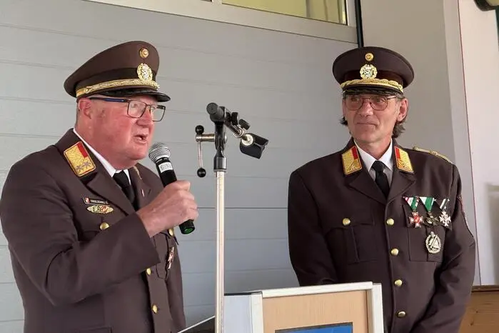 Es gab an diesem Tag auch eine besondere Würdigung: Der heimische Unternehmer Heimo Lammer wurde aufgrund seiner langjährigen und großzügigen Unterstützung zum Ehrenmitglied ernannt. Neben einem tollen Festprogramm konnte sich wieder die große Preisverlosung besonders sehen lassen. Für die zünftige musikalische Umrahmung sorgten Musikverein und „Nix Neix Musi“.