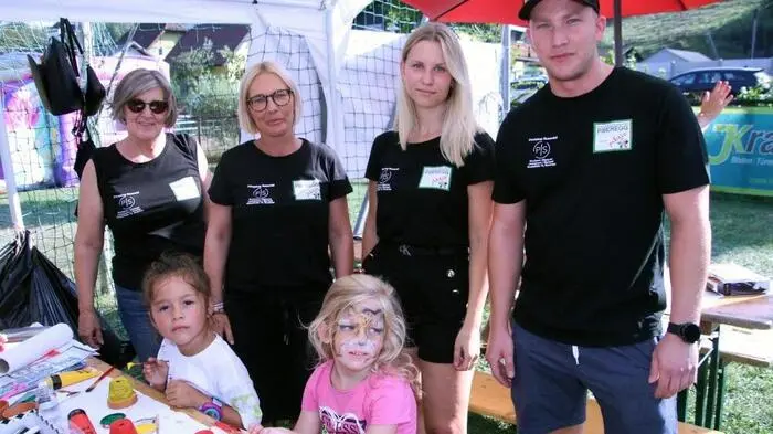 Der Kultur- und Brauchtumsverein Piberegg lud vergangenes Wochenende wieder zum traditionellen Kinderfest in Piberegg (Gemeinde Bärnbach) ein. Obfrau Heike Ruess hatte mit ihrem Team ein tolles Zweitage-Fest organisiert.