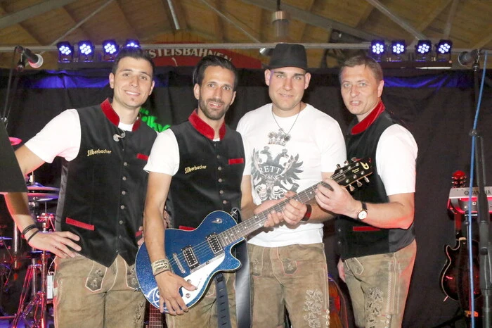 Für den optimalen Partysound sorgten „Die Silberbacher“ ... 