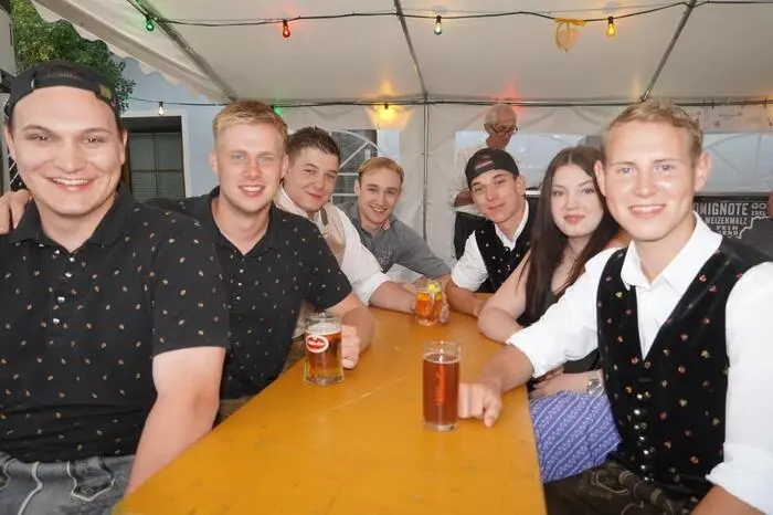 Klicken Sie sich bitte durch die weiteren Fotos!