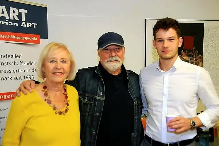 Zeitzeichen“ ist das dritte Projekt von Johann Wegscheider und Hugo Kohlbacher. Wie bereits bei den vorangegangenen Arbeiten handelt es sich auch diesmal um zwei eigenständige Werke mit eigenen Lösungsansätzen.