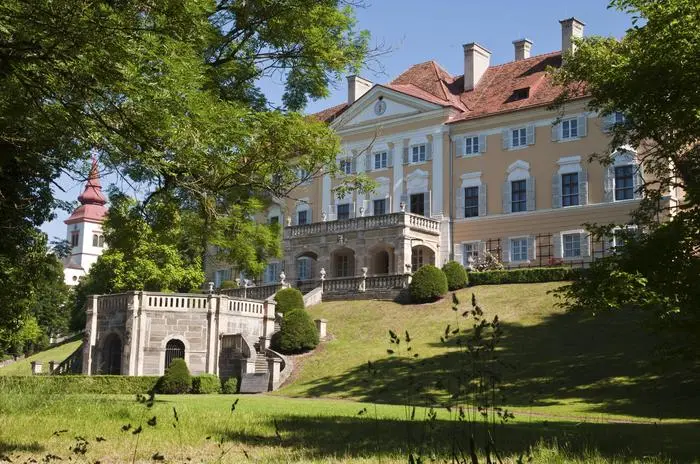 Oststeiermark,  Oesterreich,  Steiermark,  Europa, Architektur, Burg und Schloss, Gebaeude, Bauwerk, Jahreszeit, Outdoor, Schloss, Schloss Halbenrain, Schlosspark, Schlossgarten, Sehenswuerdigkeit, Tourismus, touristisch, Sehenswert, Sommer, oststeirische Schloesserstrasse, traditionelle Architektur, Altbau,  2010/06/05,