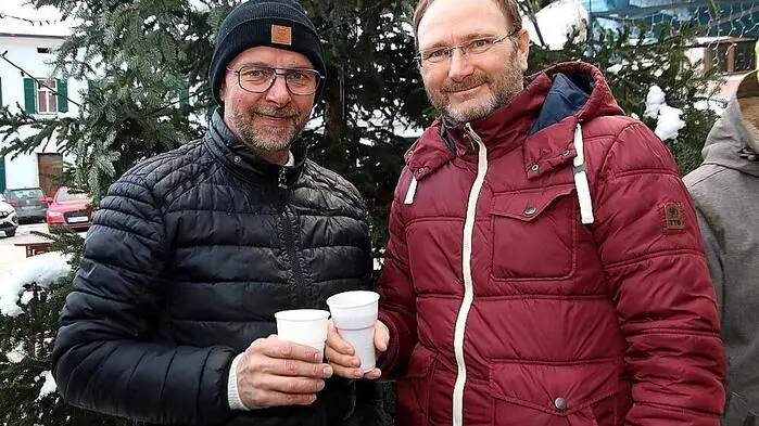 Zu einem gemütlichen „Zommstehn“ mit Bürgermeister Bernd Gratzer und seinem Vize Harald Scherz (Foto) lud die SPÖ Kainach am Silvester-Nachmittag auf den Dorfplatz ein