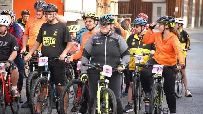 28 Teilnehmende aus drei Bundesländern nahmen am vergangenen Samstag beim Radrennen der Special Olympics Österreich in Strallegg teil. Zum fünften Mal fand dieses im Gelände der Firma Holz Posch statt. Unter optimalen Bedingungen und bei schönem Wetter legten die Sportbegeisterten unterschiedliche Distanzen mit ihren Rädern zurück. Angefangen bei 500 m, 2 km, 5 km und 10 km. 