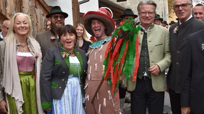 Nach der offiziellen Eröffnung der Leistungsschau am Samstag (8. Oktober) war auch am Sonntag (9. Oktober) wieder hoher Besuch beim Maxlaun-Markt in Niederwölz im Bezirk Murau angesagt - zu Gast war unter anderem Landeshauptmann Christopher Drexler.