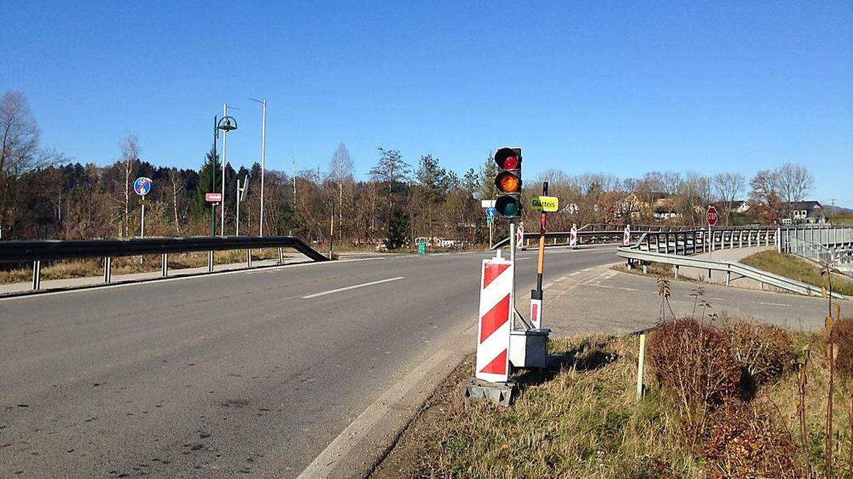 An der Draubrücke in Stein gibt es eine Ampelregelung