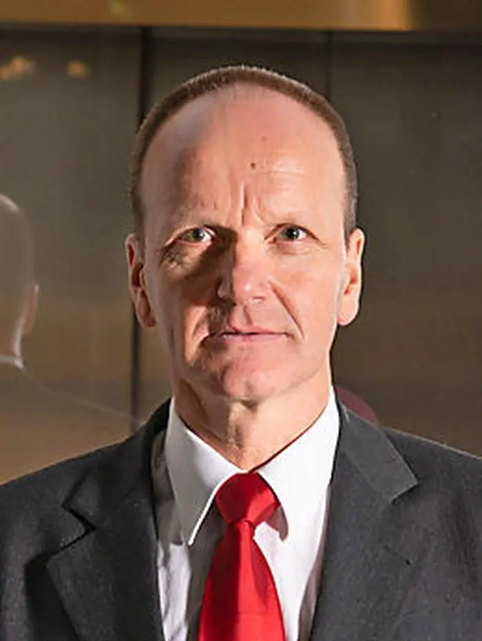 Notar Markus Mayr erklärt die Wichtigkeit einer Vorsorgevollmacht