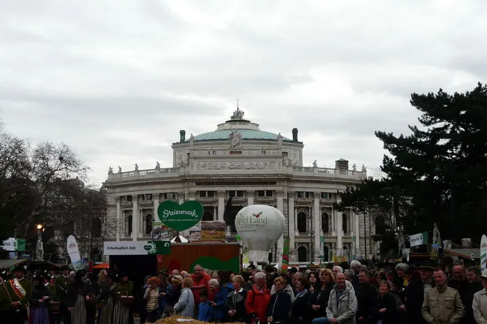Neben der Lipizzanerheimat stellen sich auch die Steirischen Rucksackdörfer vor.