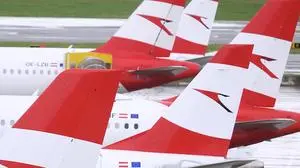++ THEMENBILD ++ Abgestellte AUA-Flugzeuge am Flughafen Wien-Schwechat. Heute, Donnerstag, 4. April 2024, findet eine Betriebsversammlung der Austrian Airlines AG (AUA)-Belegschaft in Schwechat statt.