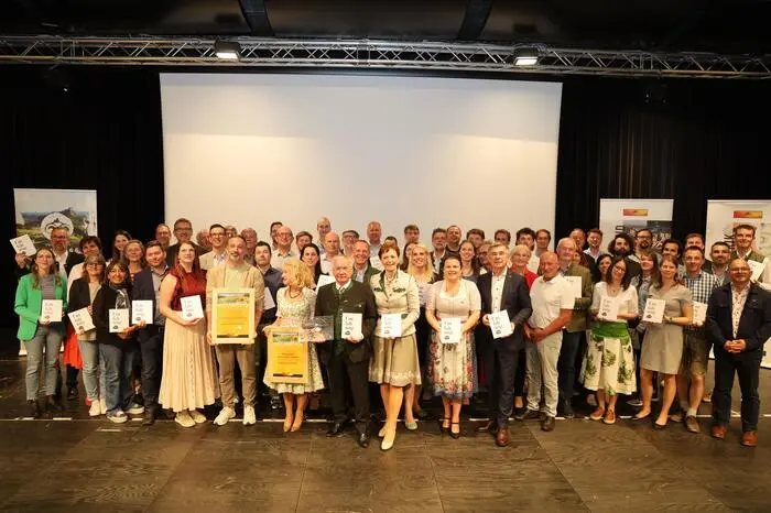 Die Vulkanlandwinzer mit Gästen