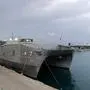 Auf dem Foto sieht man das Schwesternschiff "USNS Carson", im August 2022 im Hafen von Barcelona
