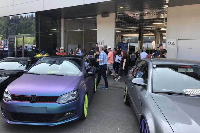 Nicht nur Besucher präsentierten ihre Wägen, zu sehen gab's Hunderte Supercars und Hotrods.