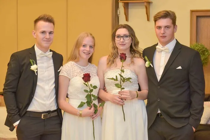 Klicken Sie sich bitte durch die Bilder !