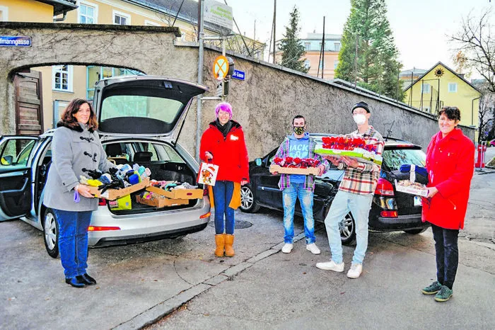 Warme Socken für die Gäste der Obdachlosentagesstätten 