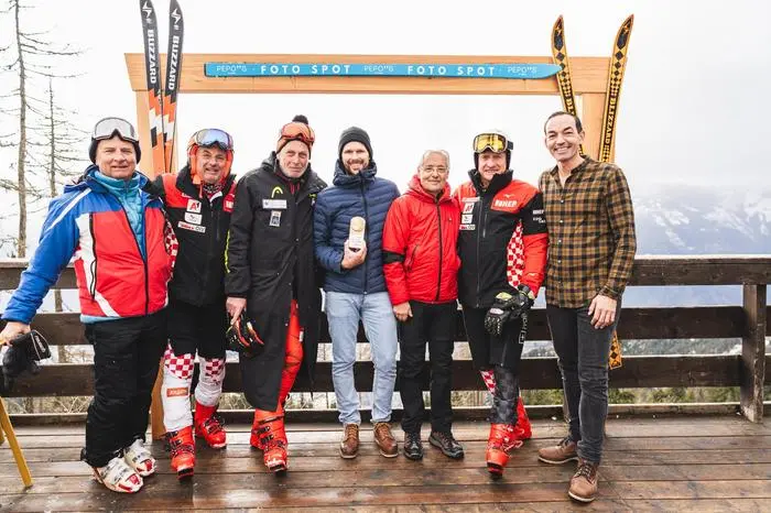 Mario Tölderer (Vierter von links), Werner Frömel (Fünfter von links) und Ivo Drinkovic (Sechster von links) können sich eine erneute Austragung 2026 gut vorstellen