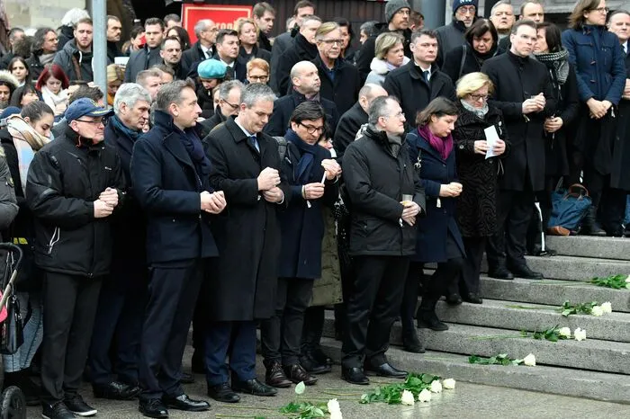 Zu den Gedenkveranstaltungen wurden rund 80 Opfer und Angehörige sowie rund 40 Helfer erwartet.