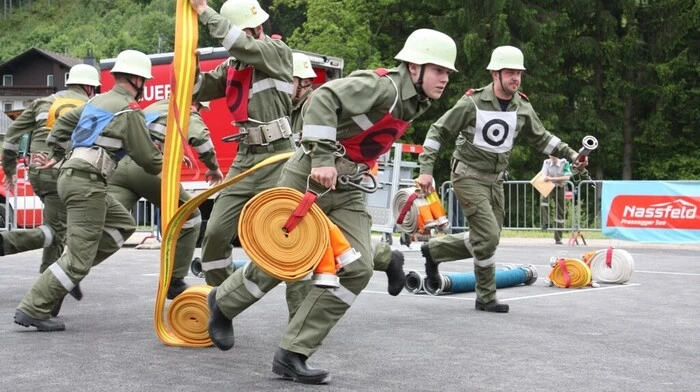 Der Bewerb setzt sich aus dem Löschangriff und einem Staffellauf zusammen