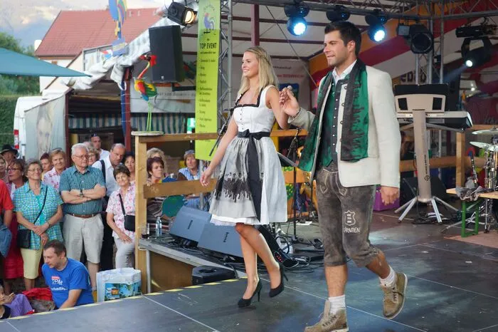 Den glanzvollen Auftakt zu einem starken "Gackern"-Finale lieferte das Trachtenhaus Strohmaier mit seiner Modenschau.