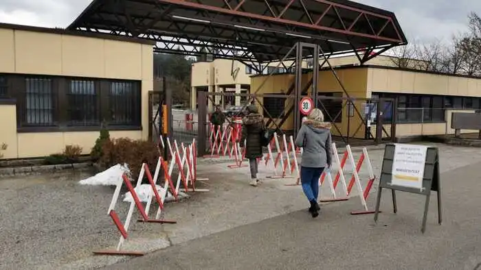 Die GOIGINGER Kaserne ist für die Durchführung der COVID-19 Testungen für das Bildungspersonal im Bezirk Völkermarkt verantwortlich. Am Samstag wurden 560 Personen getestet.