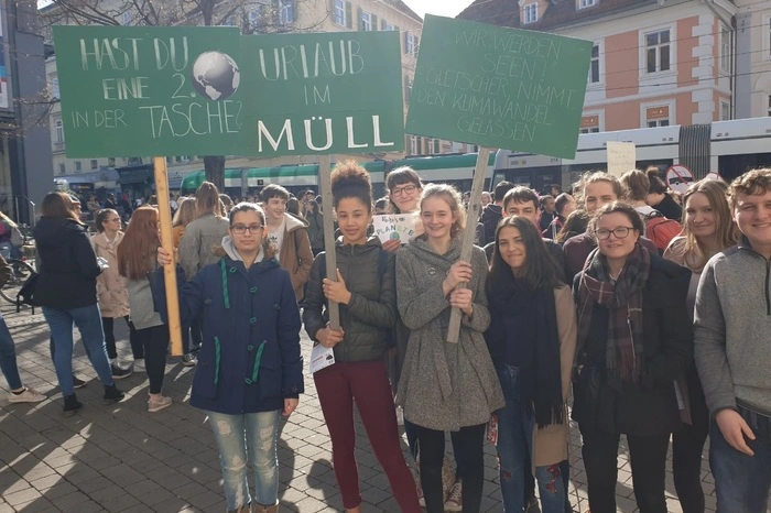 Vom Südtiroler Platz aus zog der Protestmarsch...