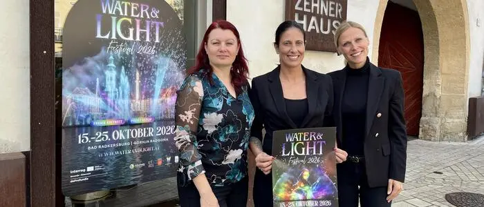 Die Organisatorinnen des Festivals Andreja Novak und Urška Farazin (operative Leitung) mit der Geschäftsführerin des Zehnerhauses Doris Salchinger