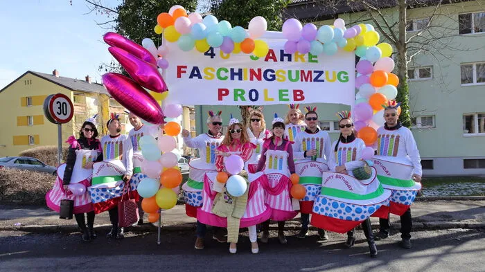 Nach zweijähriger coronabedingter Pause wurde traditionell am Faschingssamstag von der Gemeinde Proleb der 40. Faschingsumzug abgehalten. Diese Veranstaltung stand ganz im Zeichen des runden Jubiläums.