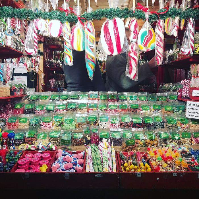 Polkakuddar, Fruktspån und Lakrits: an Süßem mangelt es schwedischen Adventmärkten nicht