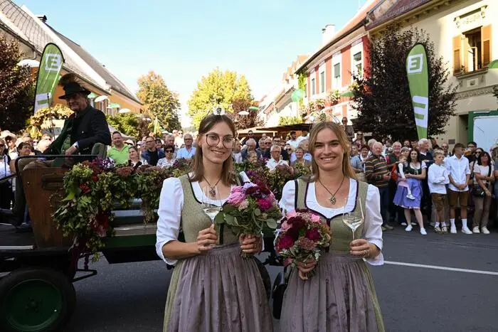 Die Weinhoheiten feierten mit.