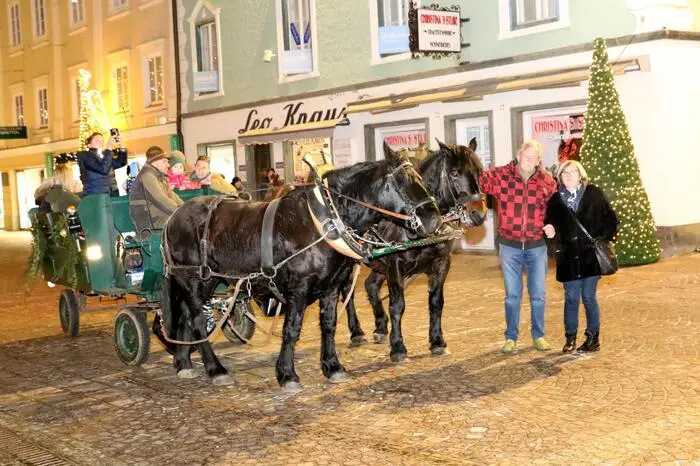 Ein Highlight für Familien: Die Kutschenfahrt, die sowohl Kinder als auch Erwachsene gleichermaßen begeisterte.