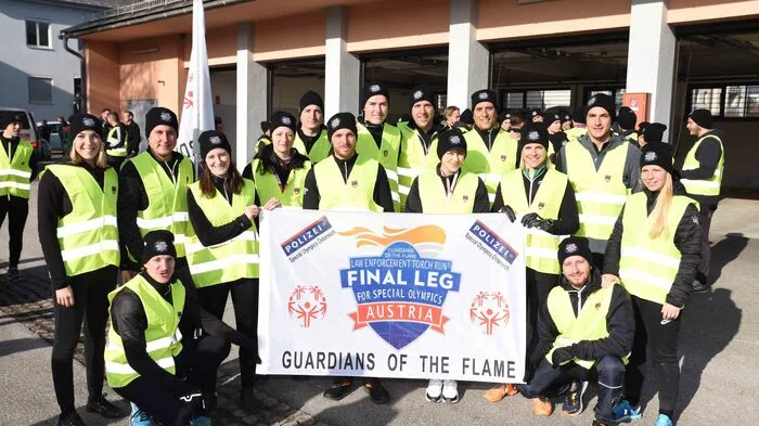 116 Polizeischüler und zwei Athleten trugen am Freitag das Special Olympics-Feuer durch Feistritz/Gail und Villach.