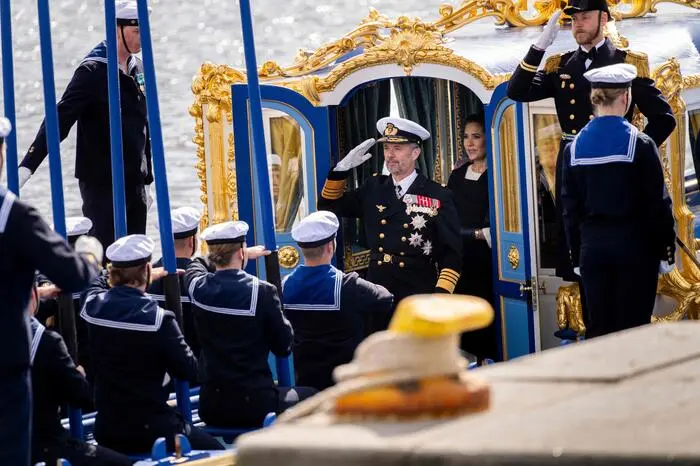 Zum ersten Mal seit 24 Jahren hat die königliche Schaluppe Vasaorden mit König Frederik ein Staatsoberhaupt in Stockholm empfangen.