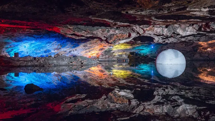 Der eindrucksvolle Salzsee im Salzbergwerk Altaussee bot am 8. August den stimmigen Rahmen für eine exklusive Veranstaltung im Rahmen des Ausseer Festsommers.