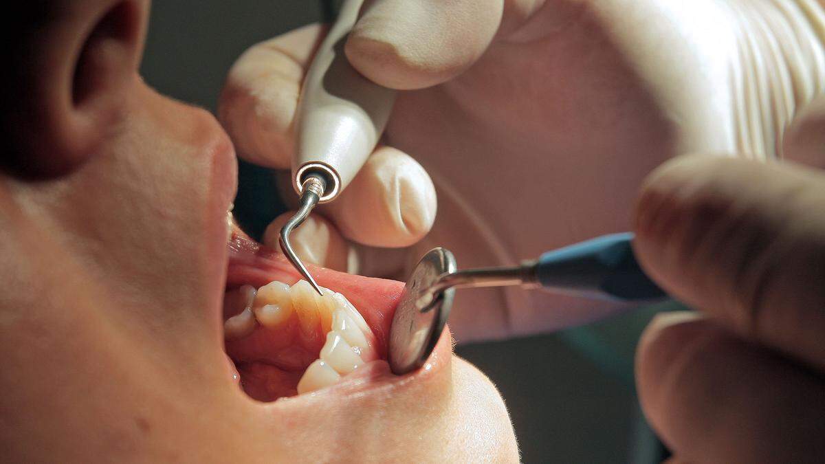 Der Zahnarzt soll unnötige Eingriffe durchgeführt haben