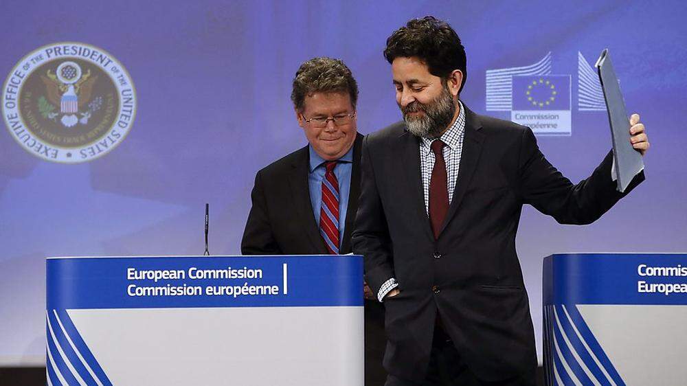 Die TTIP-Verhandler Dan Mullaney (links im Bild; USA) und Ignacio Garcia Bercero (EU)