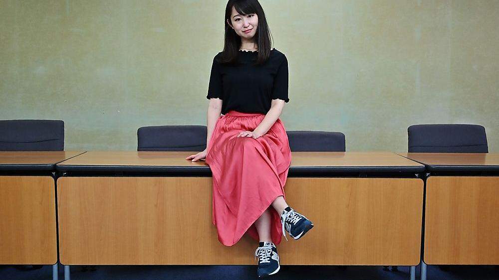 Yumi Ishikawa, Gründerin der #KuToo-Bewegung, trägt lieber Turnschuhe 