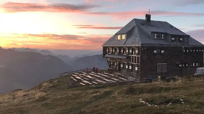 Die Reichensteinhütte ist bei Wanderern beliebt