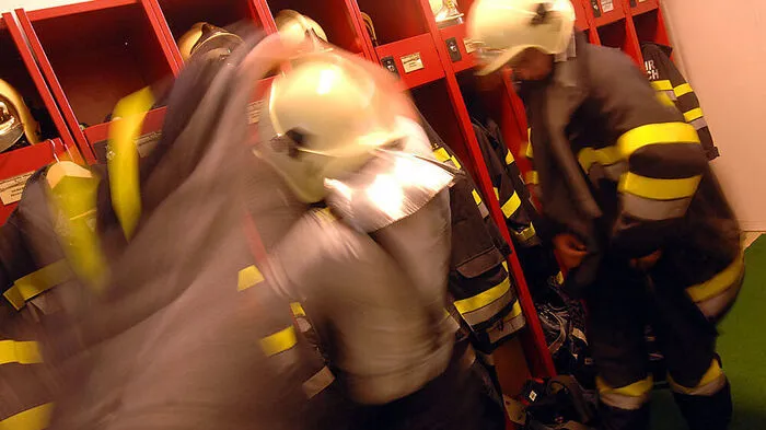 Die Feuerwehr brachte den Brand unter Kontrolle (Symbolbild)