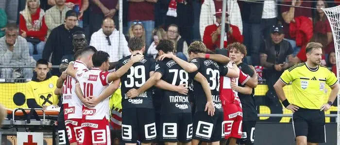 Die Spieler machten die Mauer
