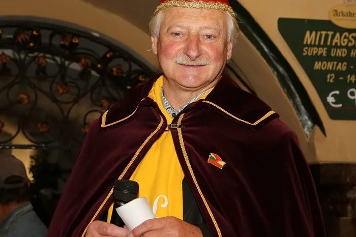 Auch Präfekt Franky Brandl machte sich am Mikrofon bereit.