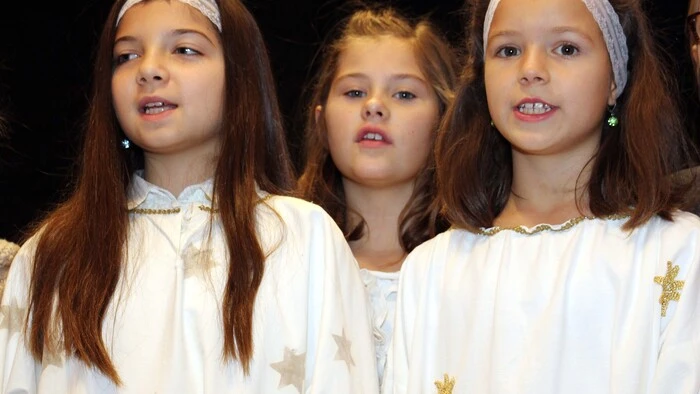 Der Auftakt zum heurigen Advent erfolgte wieder durch die Volksschule Maria Rojach.