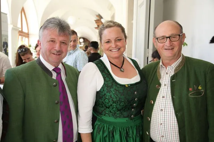 Klicken Sie sich durch die weiteren Bilder.