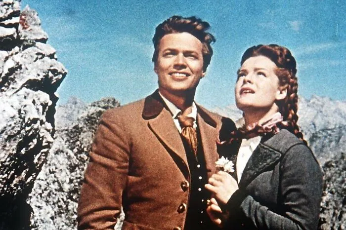 24. Dezember, ARD, 20.15 Uhr: Ein Jahrhundertklassiker: Romy Schneider als Kaiserin und Karlheinz Böhm als Kaiser "Franzl" Joseph.