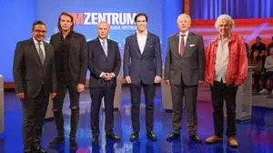 In der letzten Woche vor der Wahl sind alle Kandidaten noch einmal besonders viel im Fernsehen zu sehen. Van der Bellen gibt Interviews, nimmt aber an keinen Konfrontationen teil. 