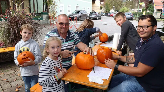 Kürbisschnitzen mit Niko Netrval für Kinder und Erwachsene