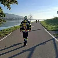 Schwab auf seinem schweißtreibenden Benefizmarsch entlang der Donau